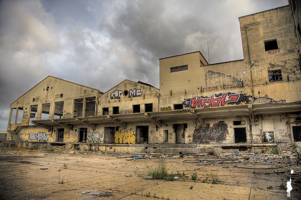 Abandoned factory   [photo: cc-by, via Viejo Topo]