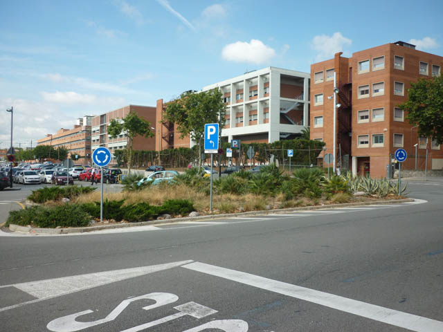 Transformació en rotonda de la cruïlla entre l’avinguda de Joan XXIII i el carrer de Menéndez Pelayo