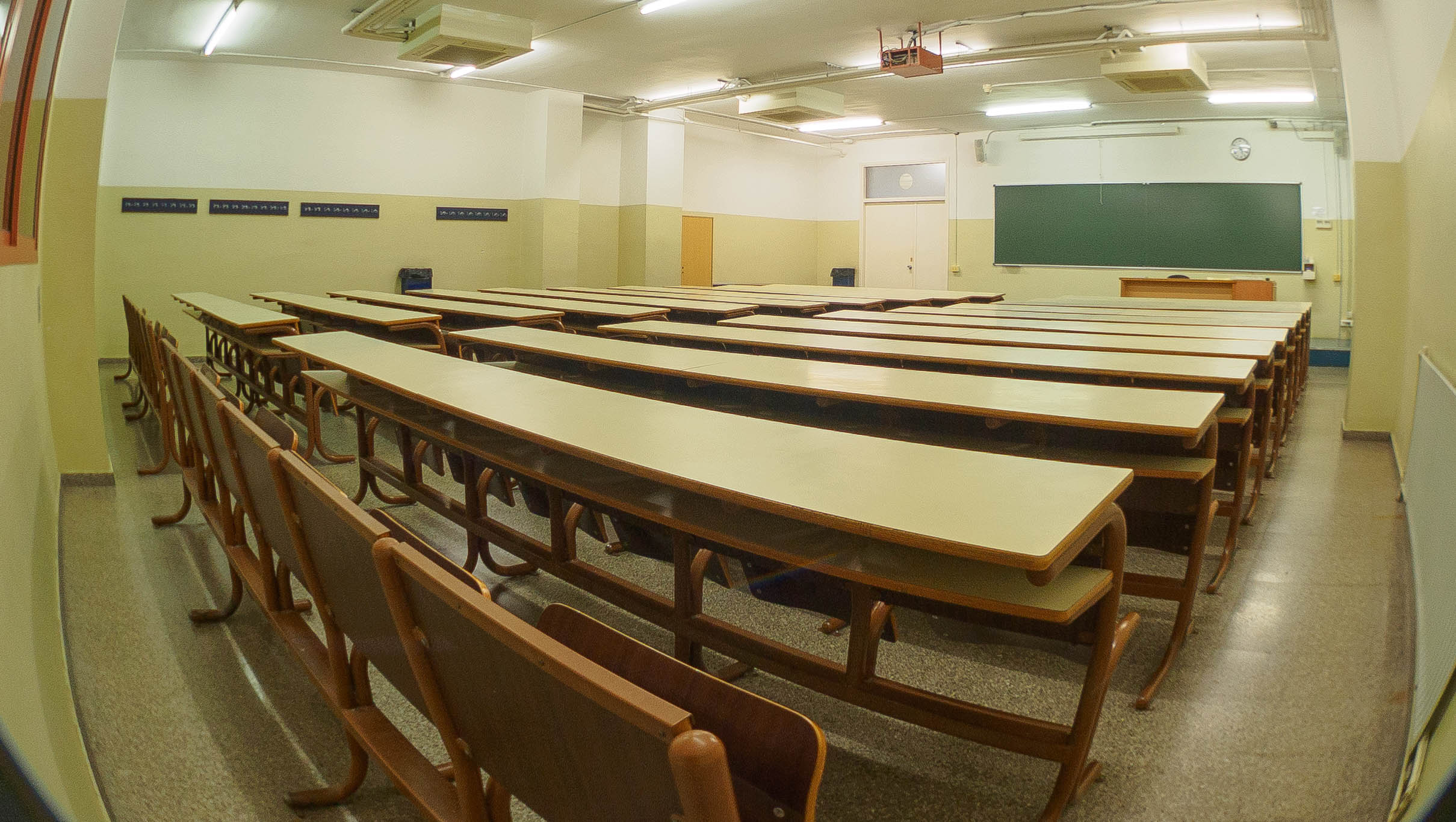 Aules De Docència Edifici Durfort - Facultat De Biologia - Universitat ...